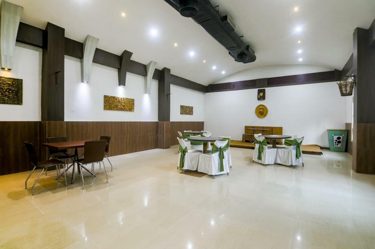 Oyo 36006 Eastern Retreat Hotel Nunmati Buitenkant foto
